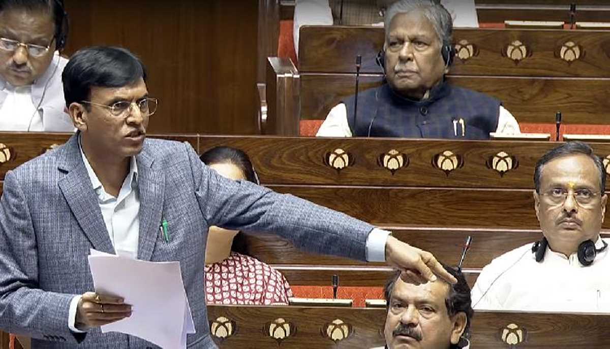 चीन सहित अन्य देशों से सिर्फ 200 लाख मीट्रिक टन यूरिया आयात हुआ : मनसुख मंडाविया